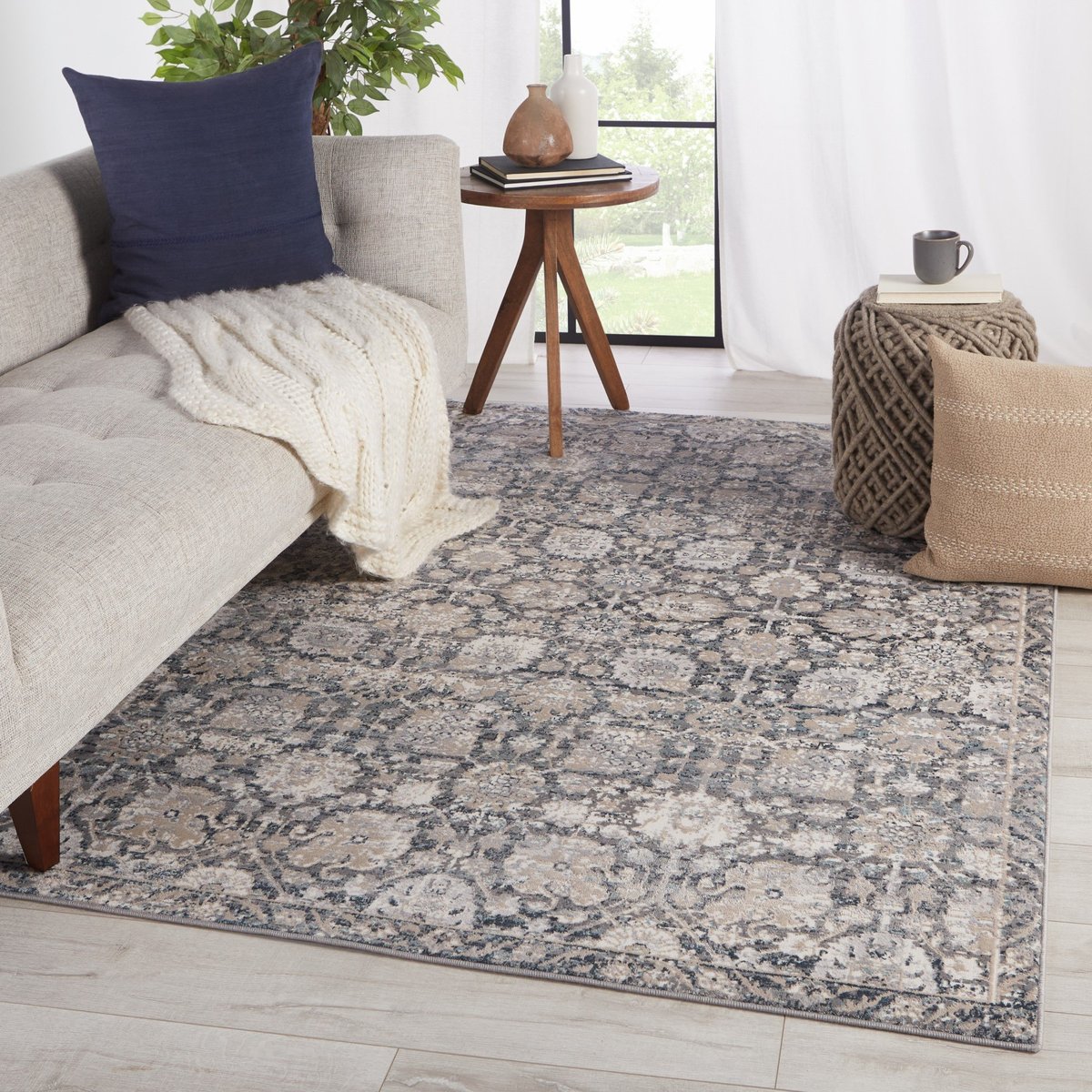 Sarzana Izar Area Rug